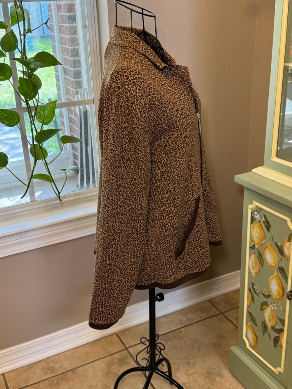 Leopard Print Zip-Up Jacket - Picture 11 of 13